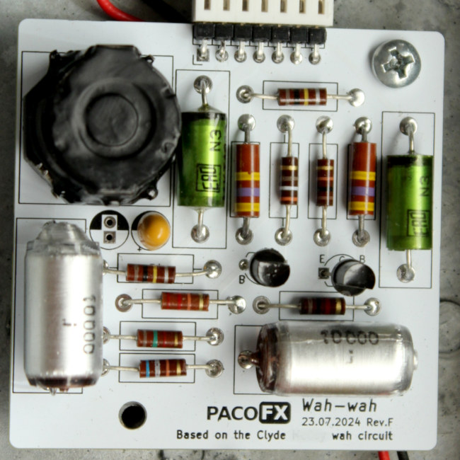 Circuito wah-wah clásico con inductor PL01.